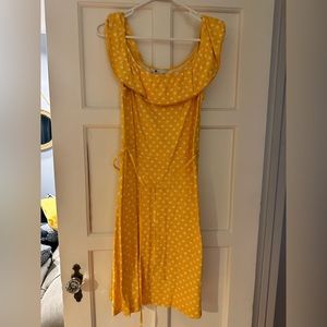 BODEN NWOT Yellow polka dot fun summer dress to the knee. Size 10. Never worn.